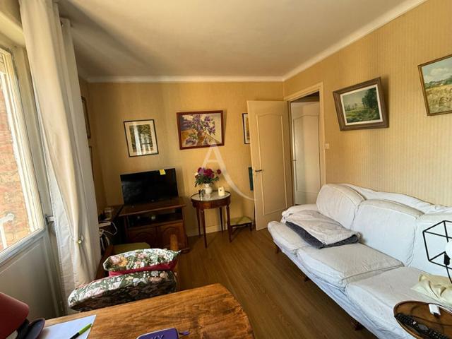 Maison 10 pièce s 195 m² EPERLECQUES