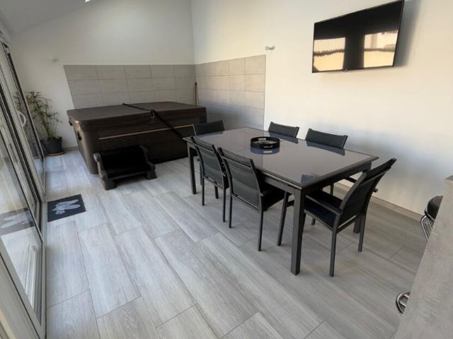 Maison 10 pièce s 220 m2