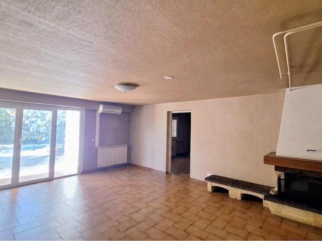 MAISON 10 PIECES DE 230 M2 SUR 868 M2 TERRAIN 84500 BOLLENE