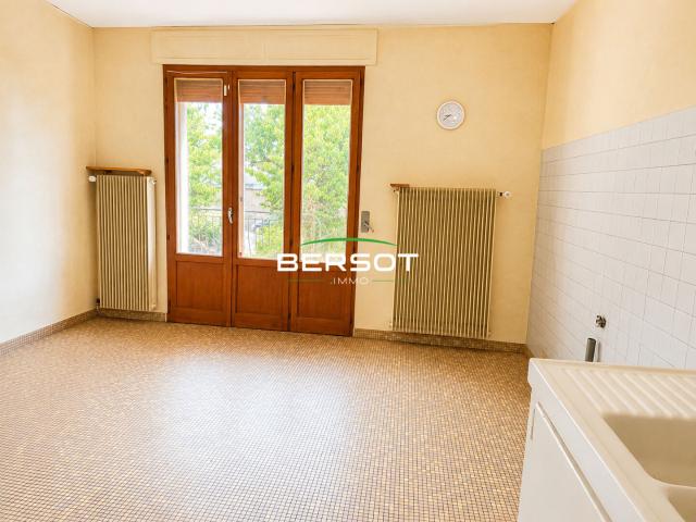 Maison 10 pièces sur grand sous sol