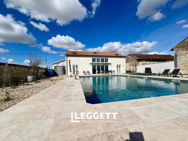 Maison 10 pièces 141 m²