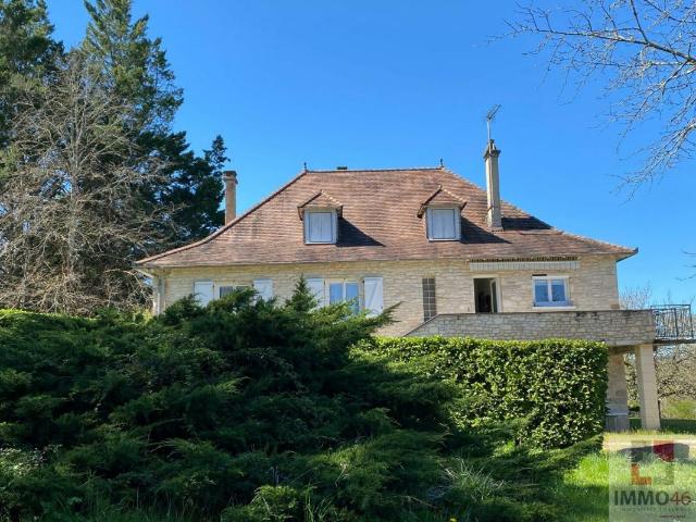 Maison 10 pièces 144 m²
