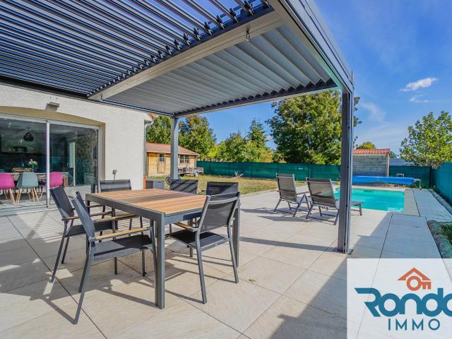 Maison 10 pièces 145 m²