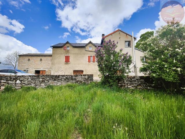 Maison 10 pièces 153 m²