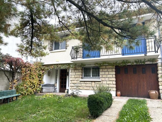 Maison 10 pièces 153 m²
