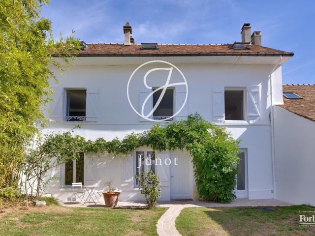 Maison 10 pièces 153 m²