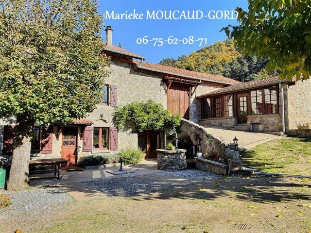 Maison 10 pièces 150 m²