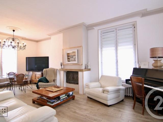 Maison 10 pièces 152 m²