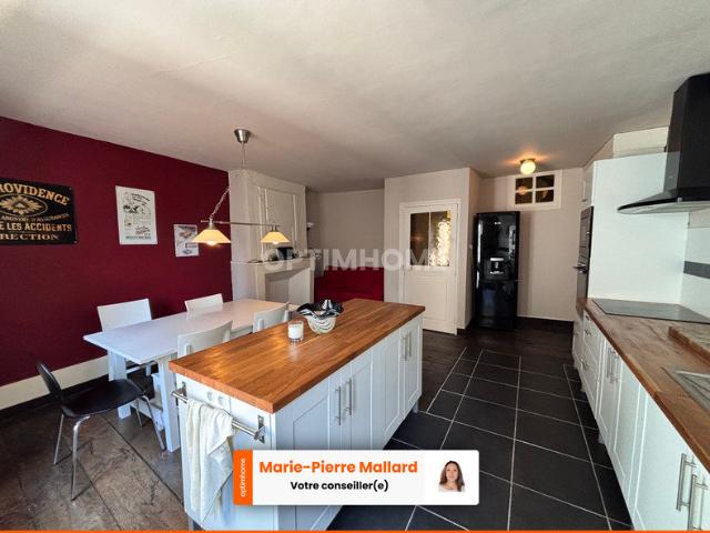 Maison 10 pièces 156 m²