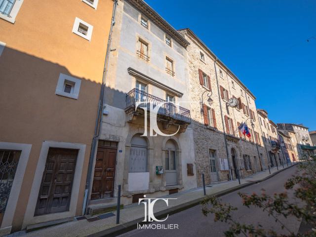 Maison 10 pièces 163 m²