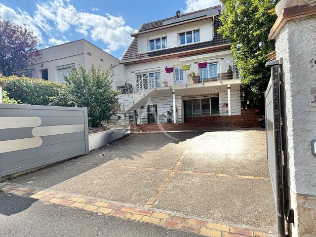 Maison 10 pièces 162 m²