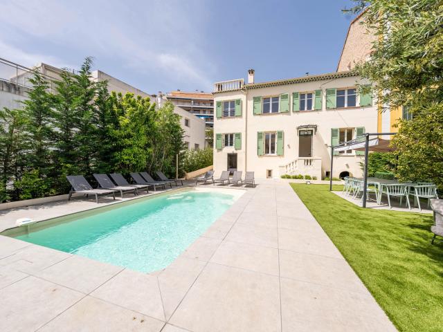 Maison 10 pièces 165 m²