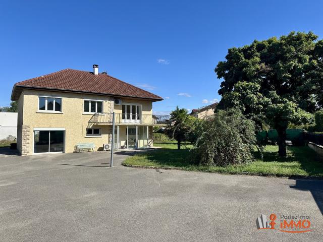 Maison 10 pièces 165 m²