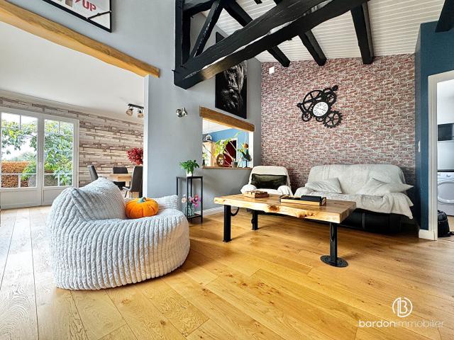 Maison 10 pièces 166 m2 Propriété aux multiples possibilités