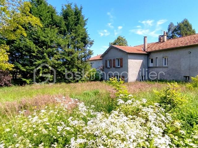 Maison 10 pièces 166 m²