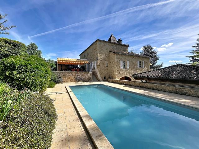 Maison 10 pièces 169 m²
