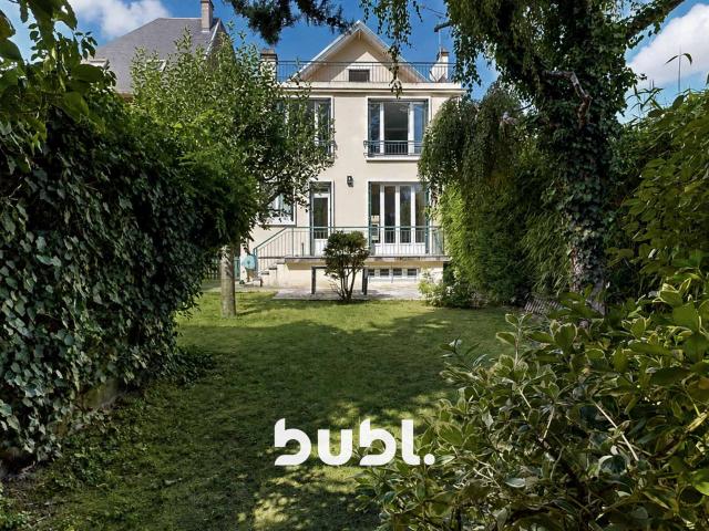 Maison 10 pièces 177 m²