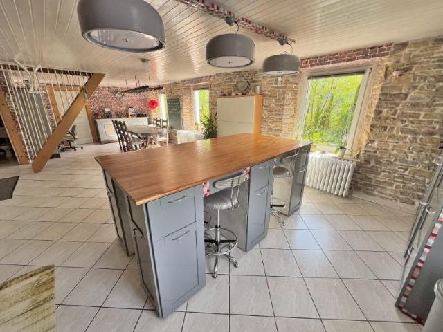Maison 10 pièces 174 m²