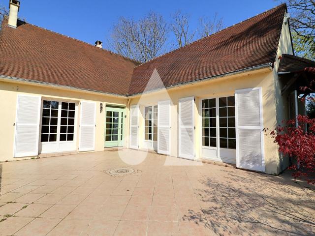 Maison 10 pièces 180 m²