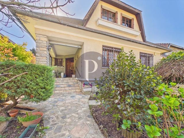 Maison 10 pièces 180 m²