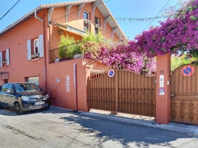 Maison 10 pièces 180 m²