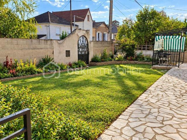 Maison 10 pièces 180 m²