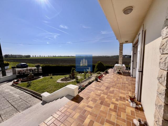 Maison 10 pièces 180 m²