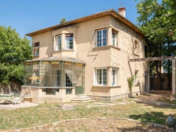 Maison 10 pièces 182 m²