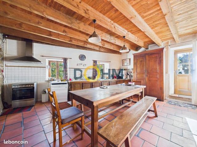 Maison 10 pièces 187 m²