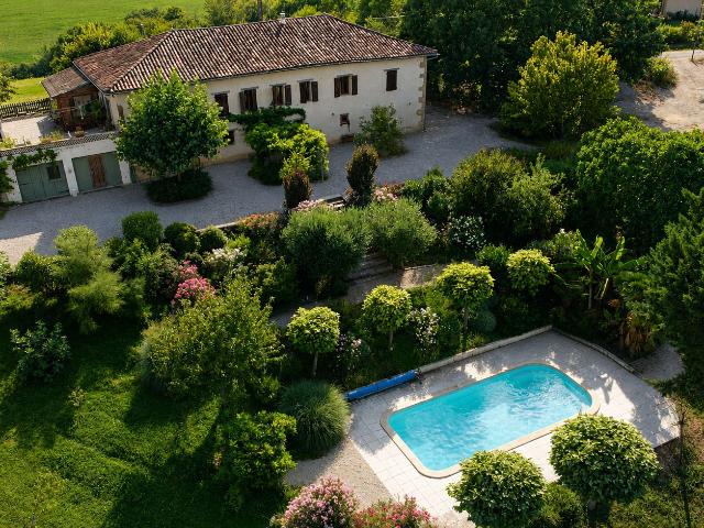 Maison 10 pièces 184 m²