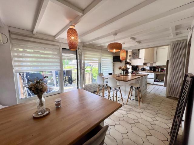 Maison 10 pièces 185 m²