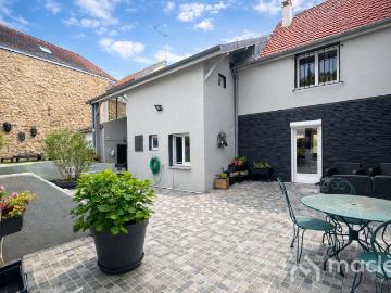 Maison 10 pièces 245 m²