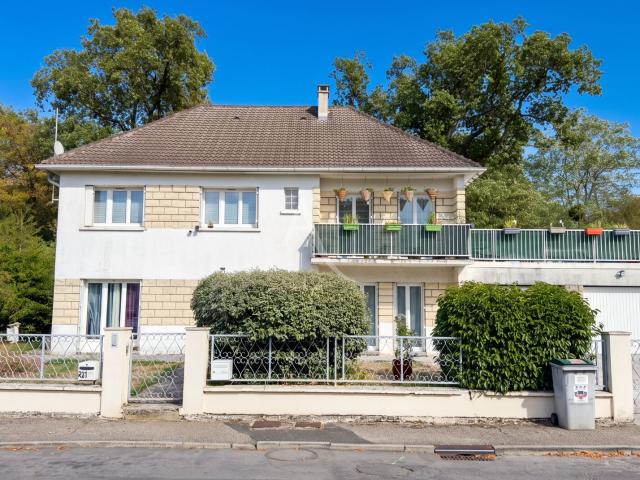 Maison 10 pièces 185 m²