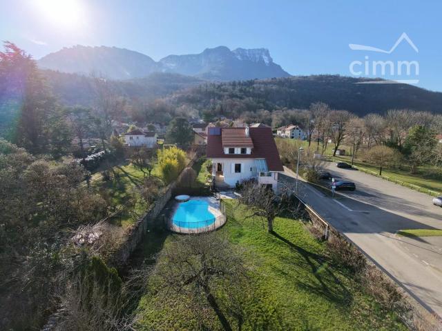 Maison 10 pièces 185 m²