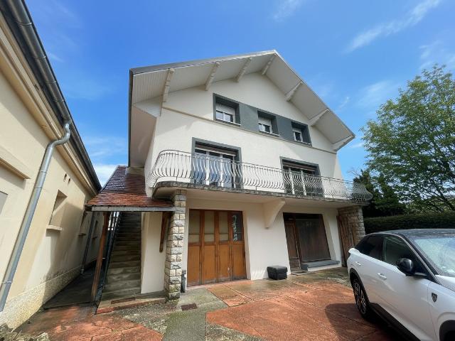 Maison 10 pièces 186 m²