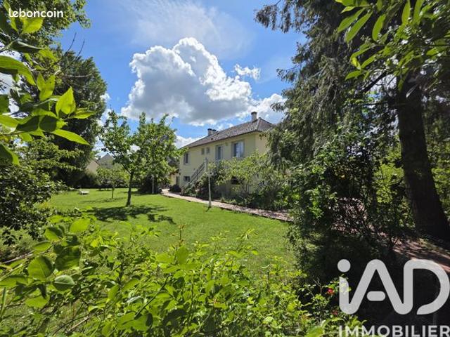 Maison 10 pièces 186 m²
