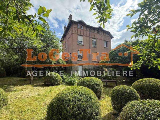Maison 10 pièces 193 m²