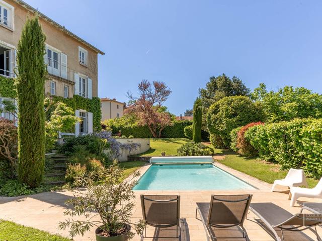 Maison 10 pièces 191 m²