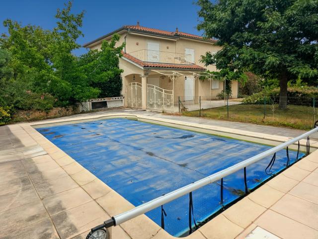 Maison 10 pièces 195 m²