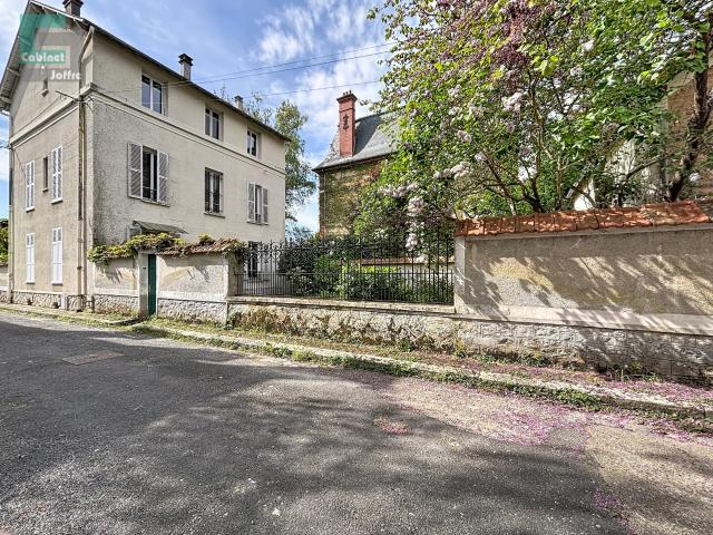Maison 10 pièces 195 m²