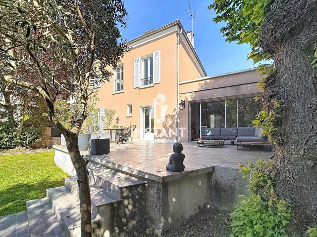 Maison 10 pièces 195 m²