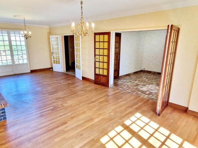 Maison 10 pièces 196 m²