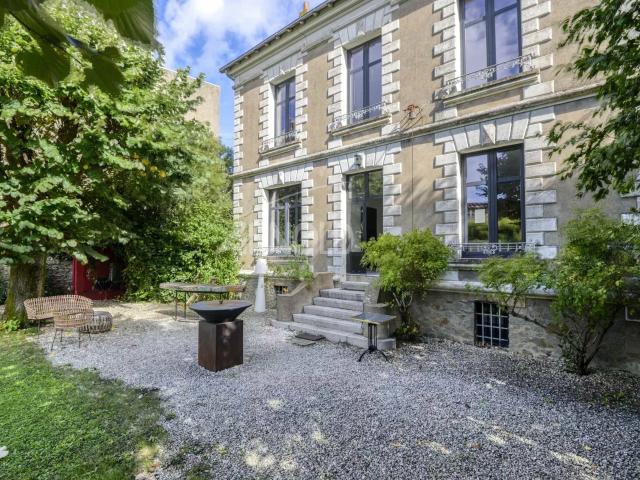 Maison 10 pièces 198 m²