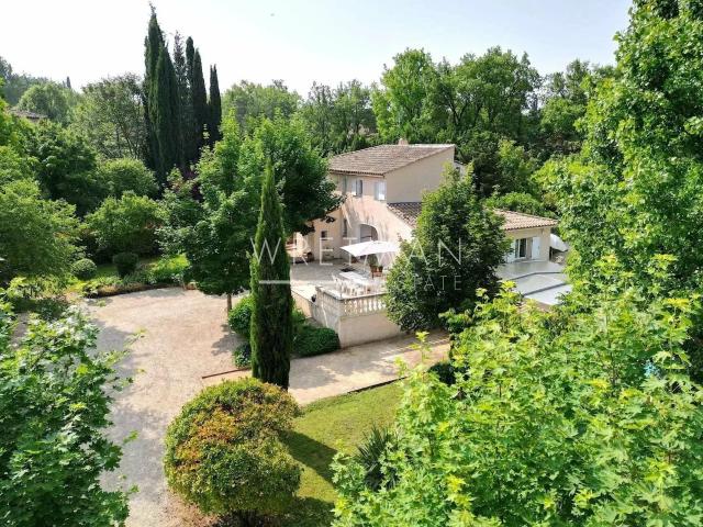 Maison 10 pièces 199 m²