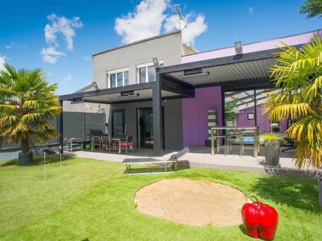 Maison 10 pièces 395 m²