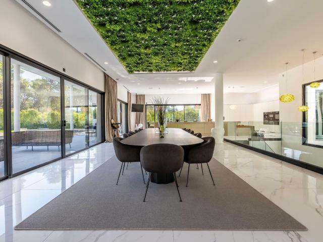 Maison 10 pièces 1 300 m²