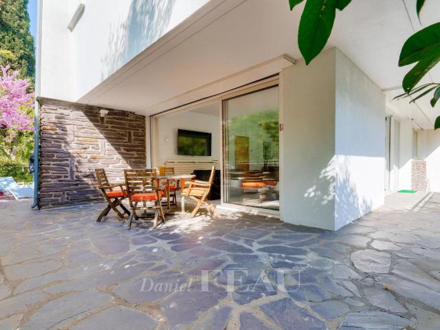 Maison 10 pièces 243 m²