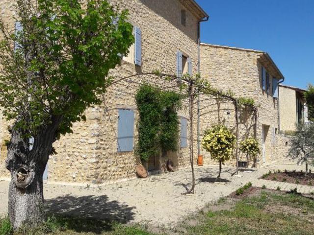 Maison 10 pièces 243 m²