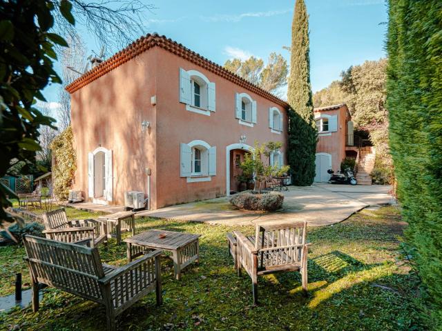 Maison 10 pièces 240 m²