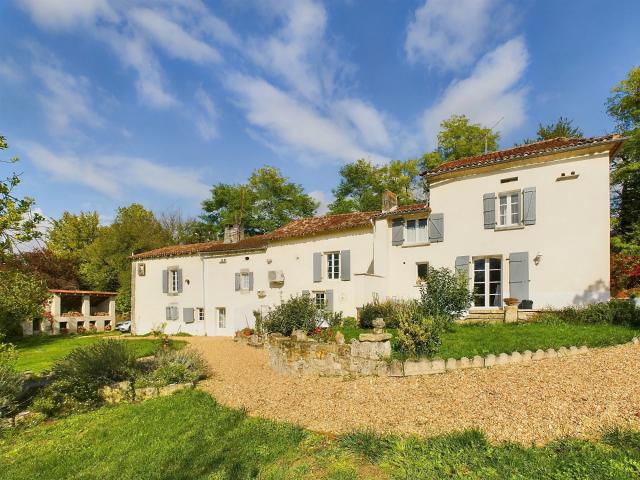 Maison 10 pièces 240 m²